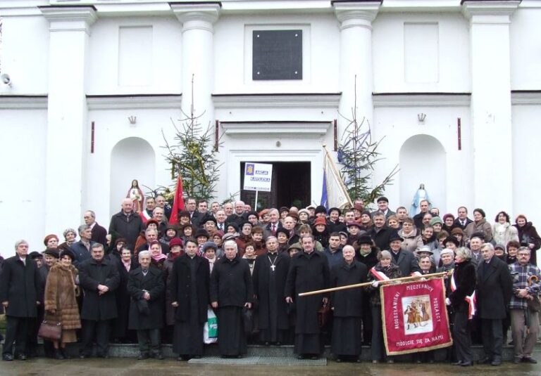 Członkowie Akcji Katolickiej Diecezji Siedleckiej w Pratulinie