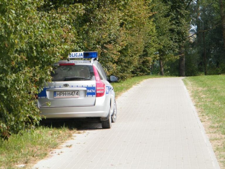 Stłuczka z policjantem