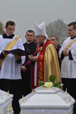 Pan Bóg otrze łzy z każdego oblicza