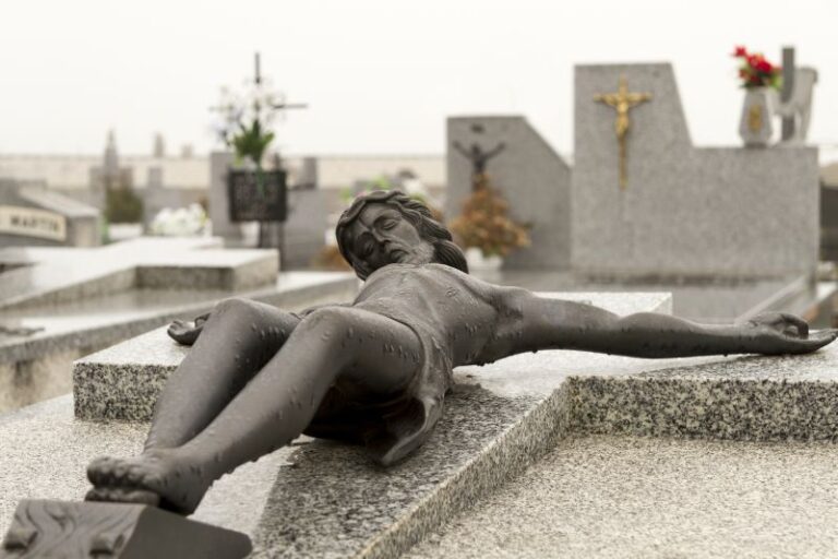Cmentarz dowodem na nieśmiertelność