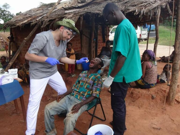 Z misją dentystyczną w Afryce