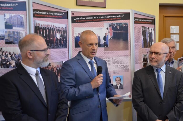 Między paragrafem a historią