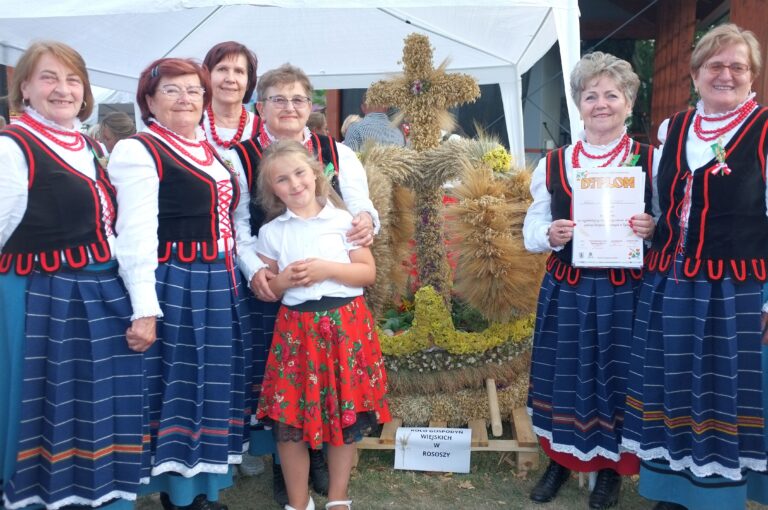 Chleb, wieńce i podziękowania za trud