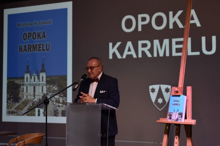 Z ukłonem wobec przeszłości