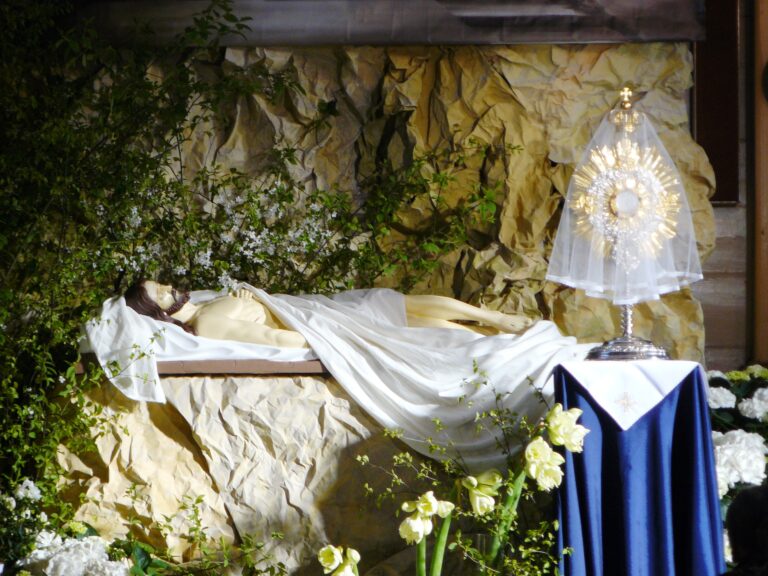 Czas tajemnicy i zbawienia