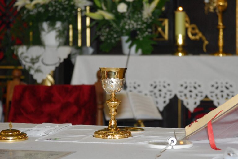 Dlaczego potrzebujemy Eucharystii?