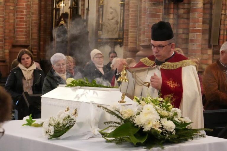 Nadzieja chrześcijańska przekracza ludzką nadzieję
